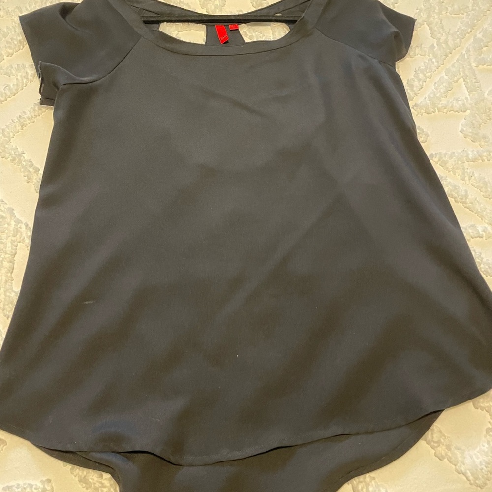 5/48 cap sleeve black shirt